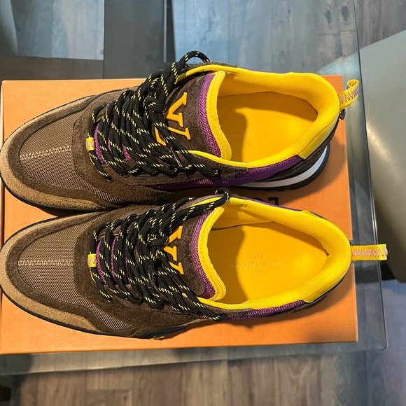LV hiking sneaker worn once size 8 worn once - Picture 2 of 6